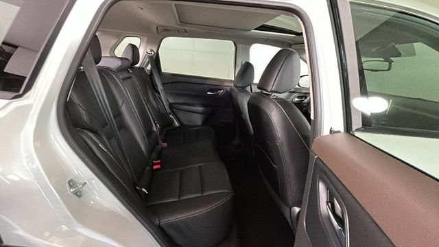 Used 2023 Nissan Rogue SL AWD/4WD image 29