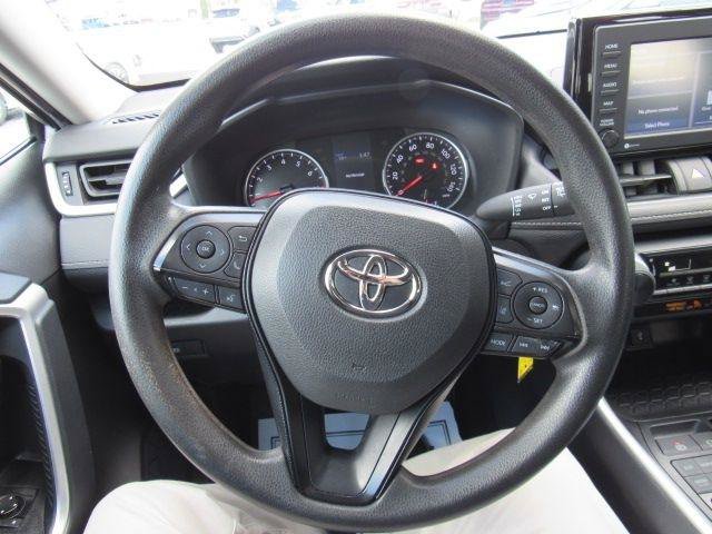 Used 2021 Toyota RAV4 LE AWD/4WD image 20