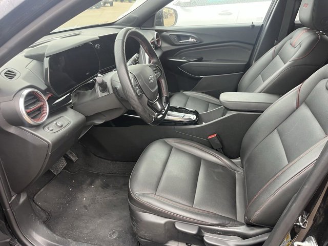 Used 2025 Chevrolet Trax RS w/ Driver Confidence Package image 8
