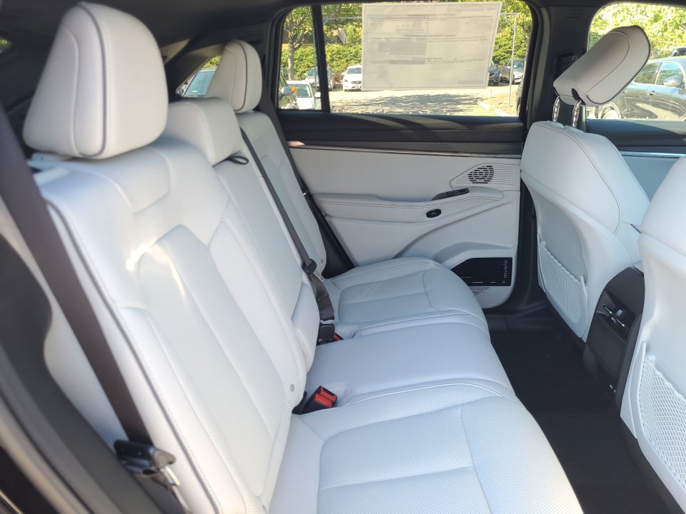 New 2025 Jeep Wagoneer Limited image 29