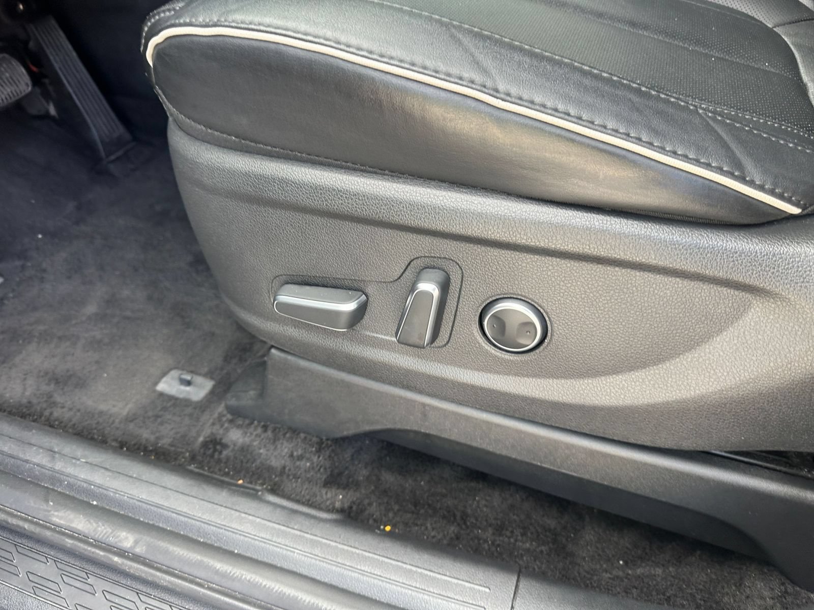Used 2025 Hyundai Palisade SEL FWD image 21