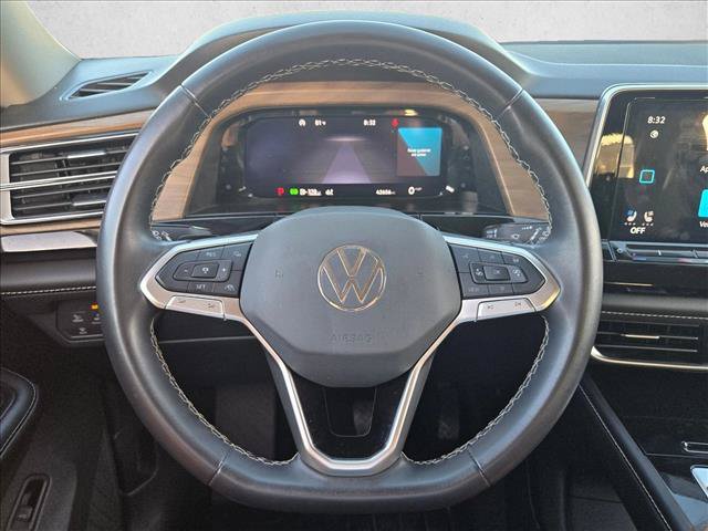 Used 2024 Volkswagen Atlas SE AWD/4WD image 10