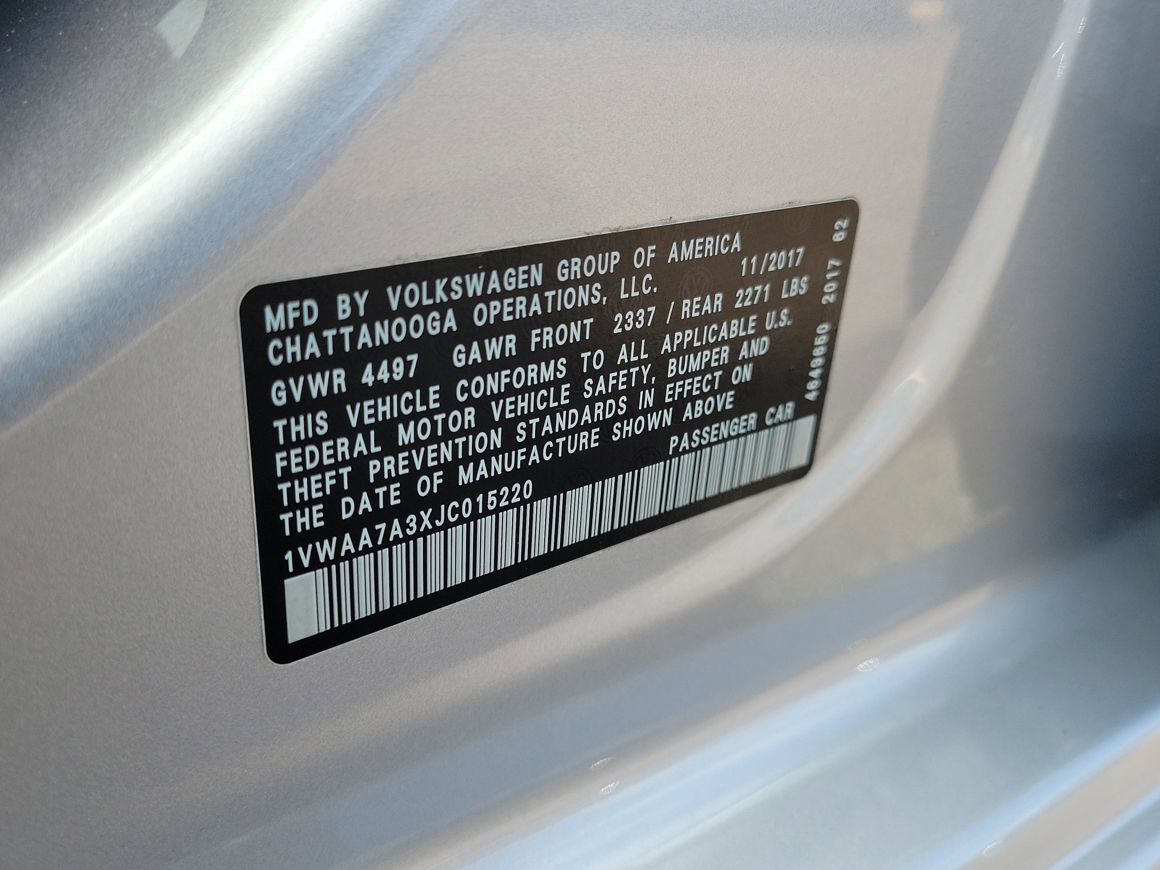 Used 2018 Volkswagen Passat 2.0T R-Line w/ R-Line Lighting Package image 32