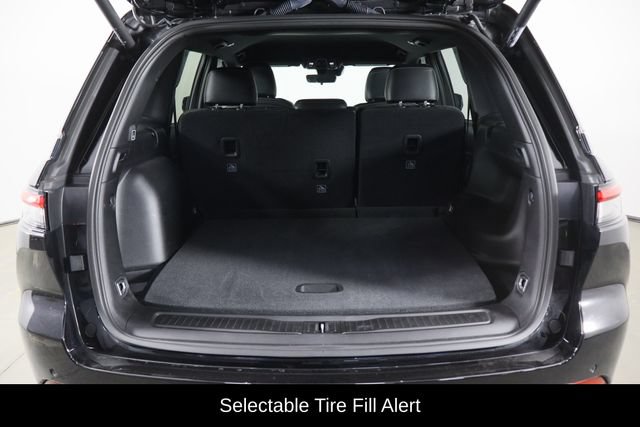 Used 2025 Jeep Grand Cherokee Altitude AWD/4WD image 17