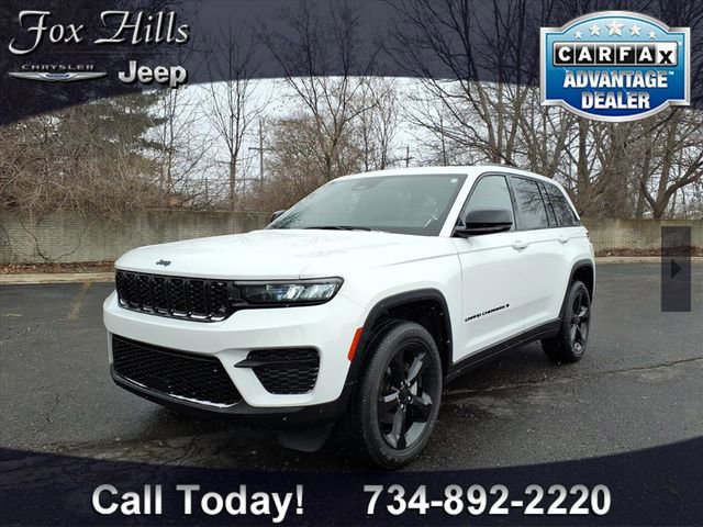 Certified 2024 Jeep Grand Cherokee Altitude AWD/4WD image 3