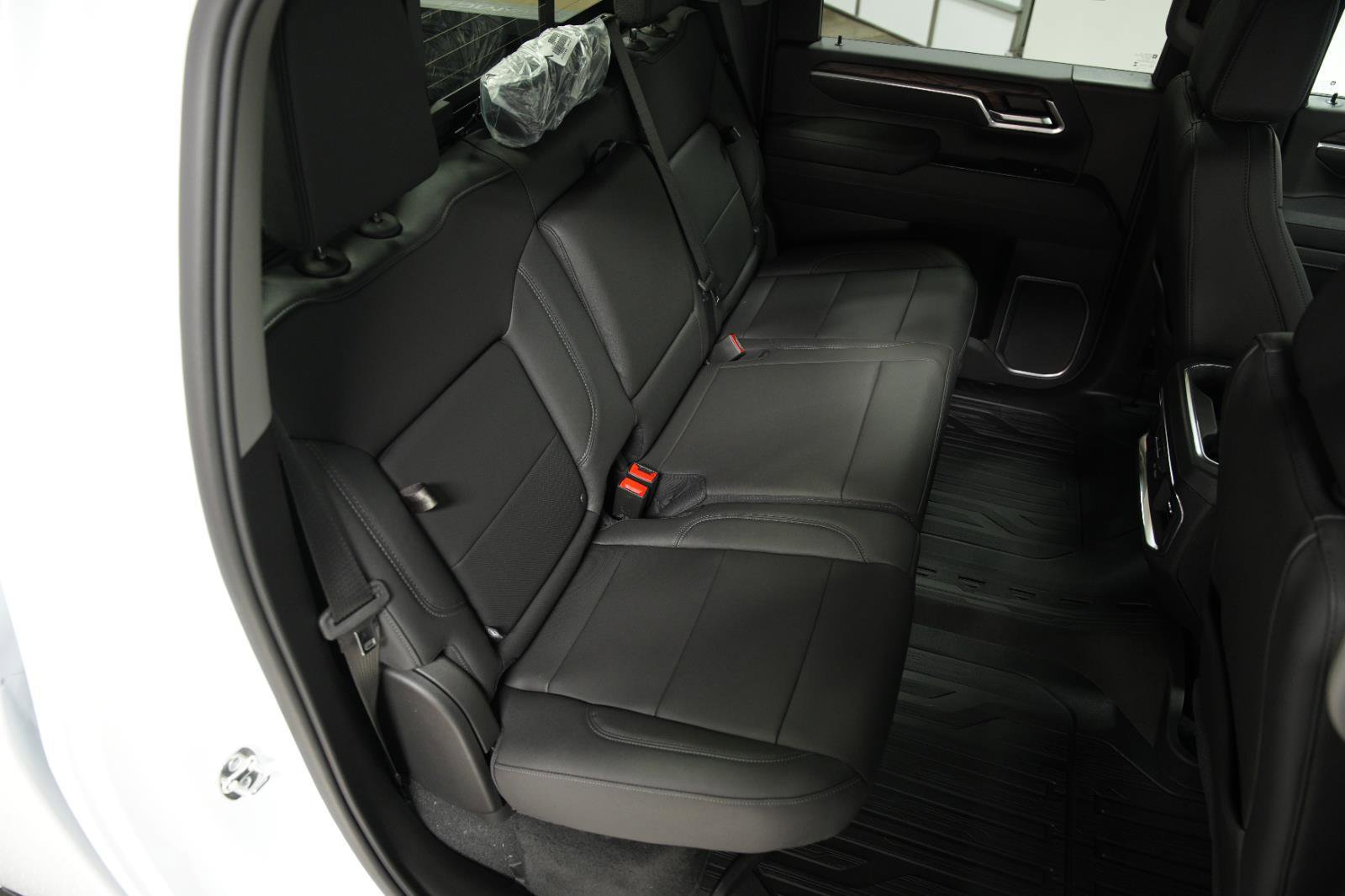 New 2026 GMC Sierra 2500 SLT w/ SLT Premium Package image 14