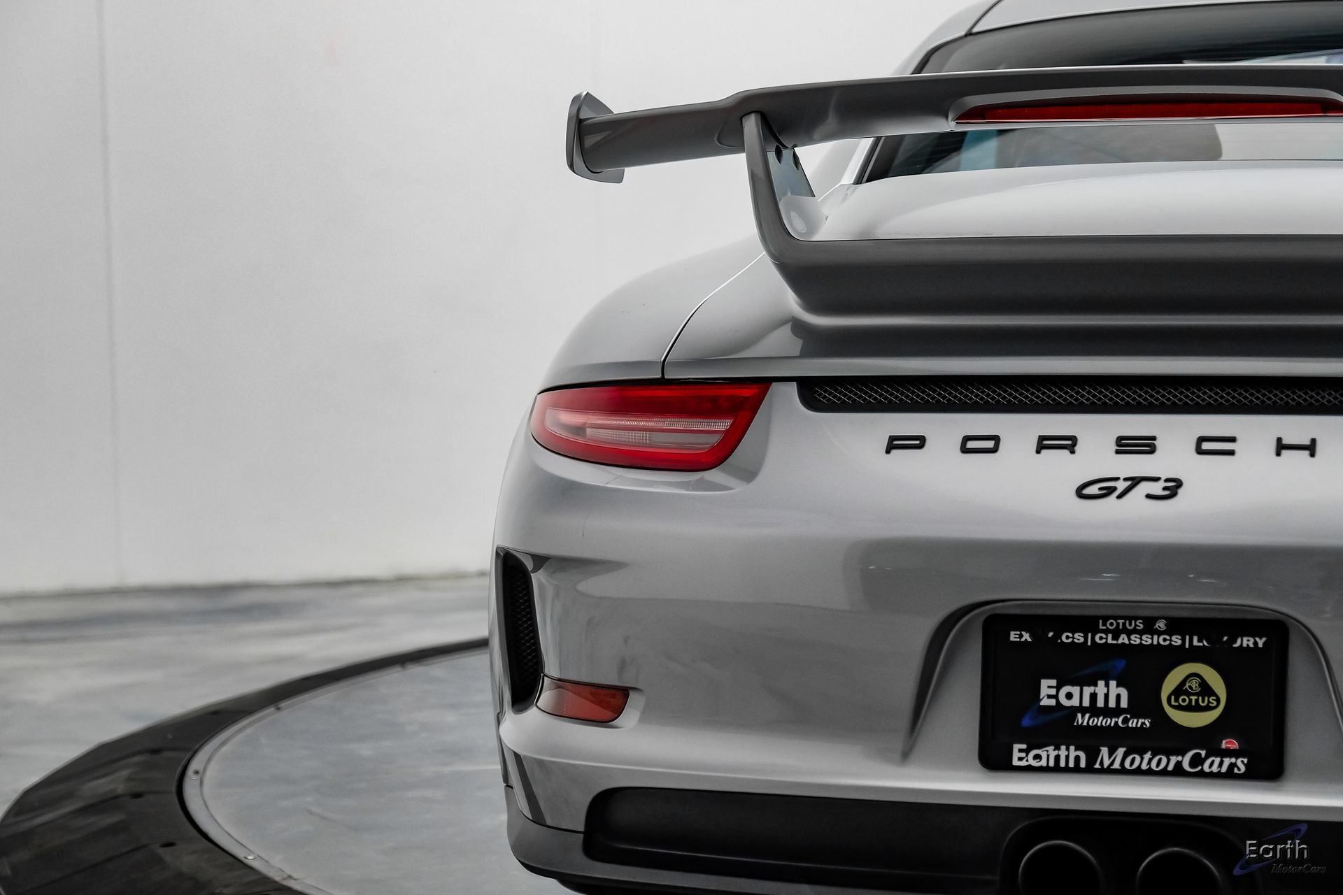 Used 2015 Porsche 911 GT3 RWD image 14