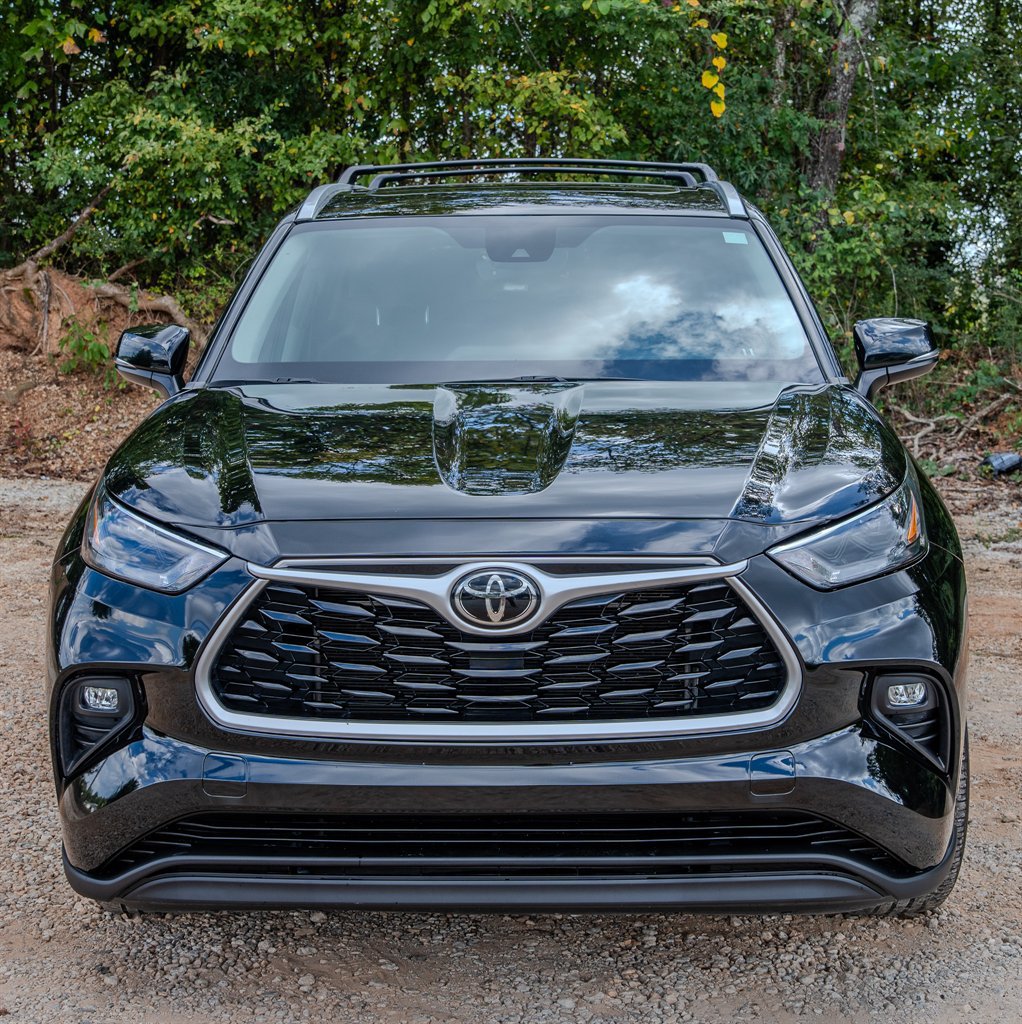 Used 2023 Toyota Highlander XLE FWD image 5