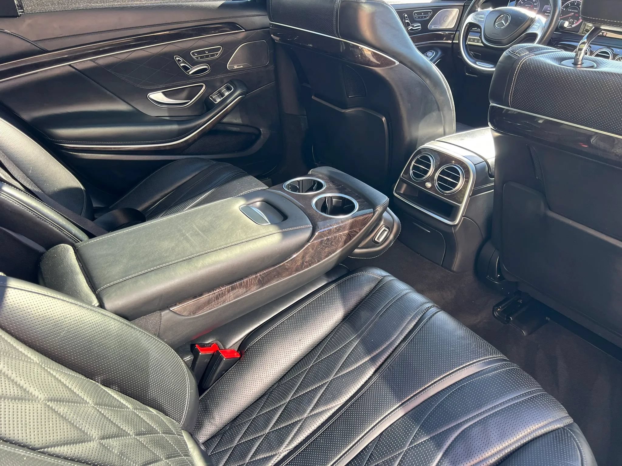 Used 2015 Mercedes-Benz S 63 AMG 4MATIC Sedan image 23