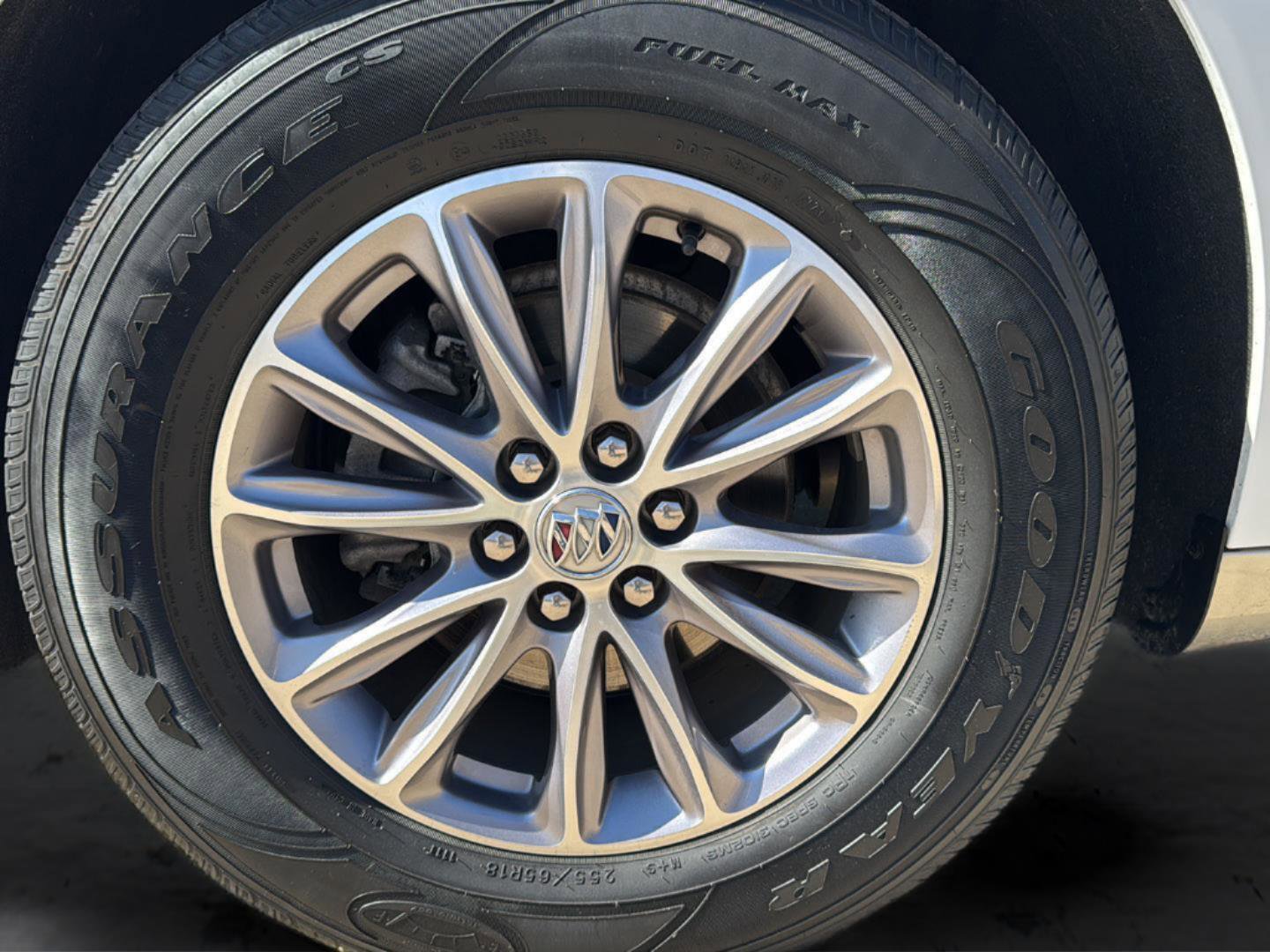 Used 2024 Buick Enclave Premium AWD/4WD image 32