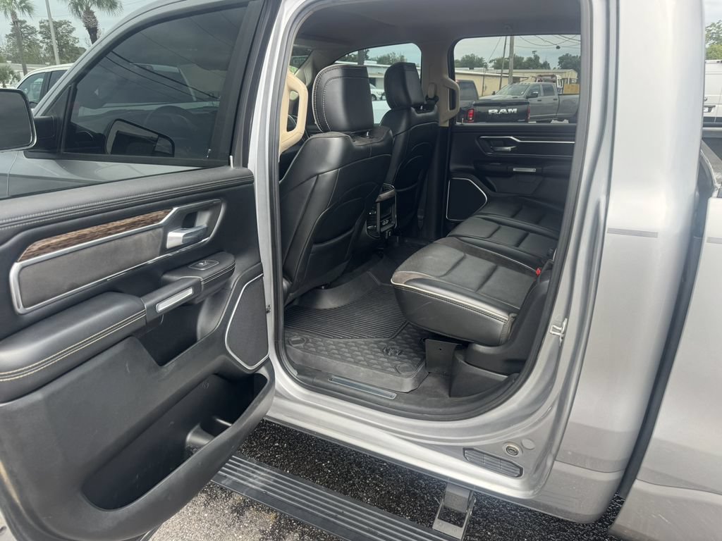 Used 2019 RAM 1500 Laramie AWD/4WD image 7