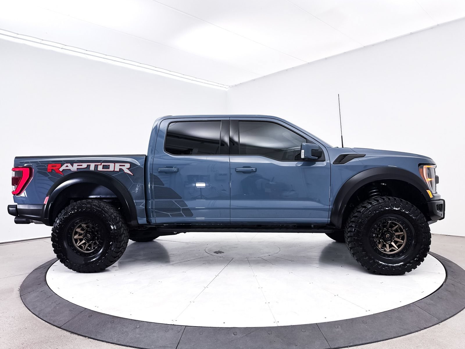 Used 2023 Ford F150 Raptor w/ Equipment Group 802A Raptor R AWD/4WD image 43