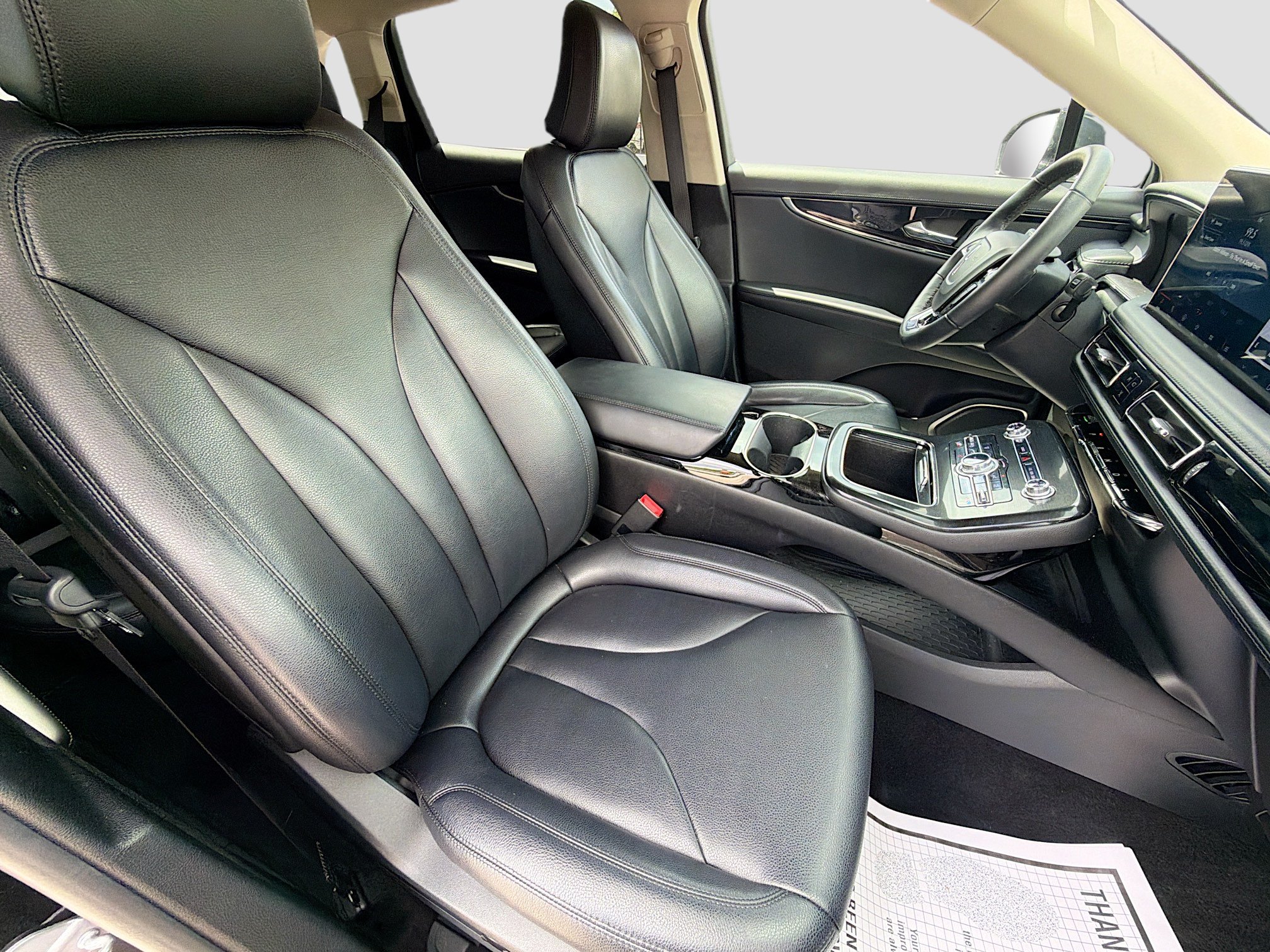 Used 2022 Lincoln Nautilus FWD w/ Premium Package image 14