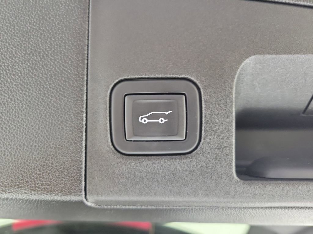 Used 2023 Cadillac XT5 Premium Luxury w/ Technology Package image 9