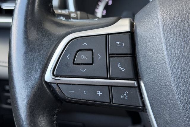 Used 2023 Toyota Highlander XLE FWD image 32
