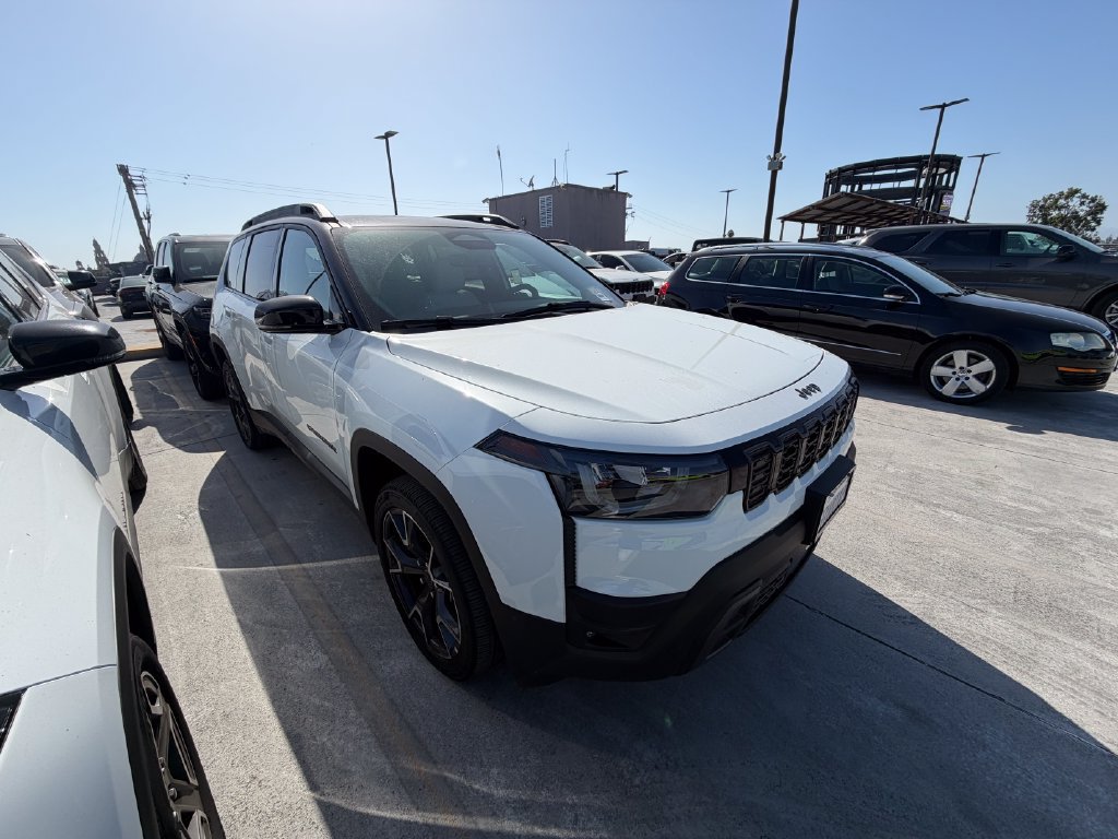 Used 2026 Jeep Cherokee Overland AWD/4WD image 3