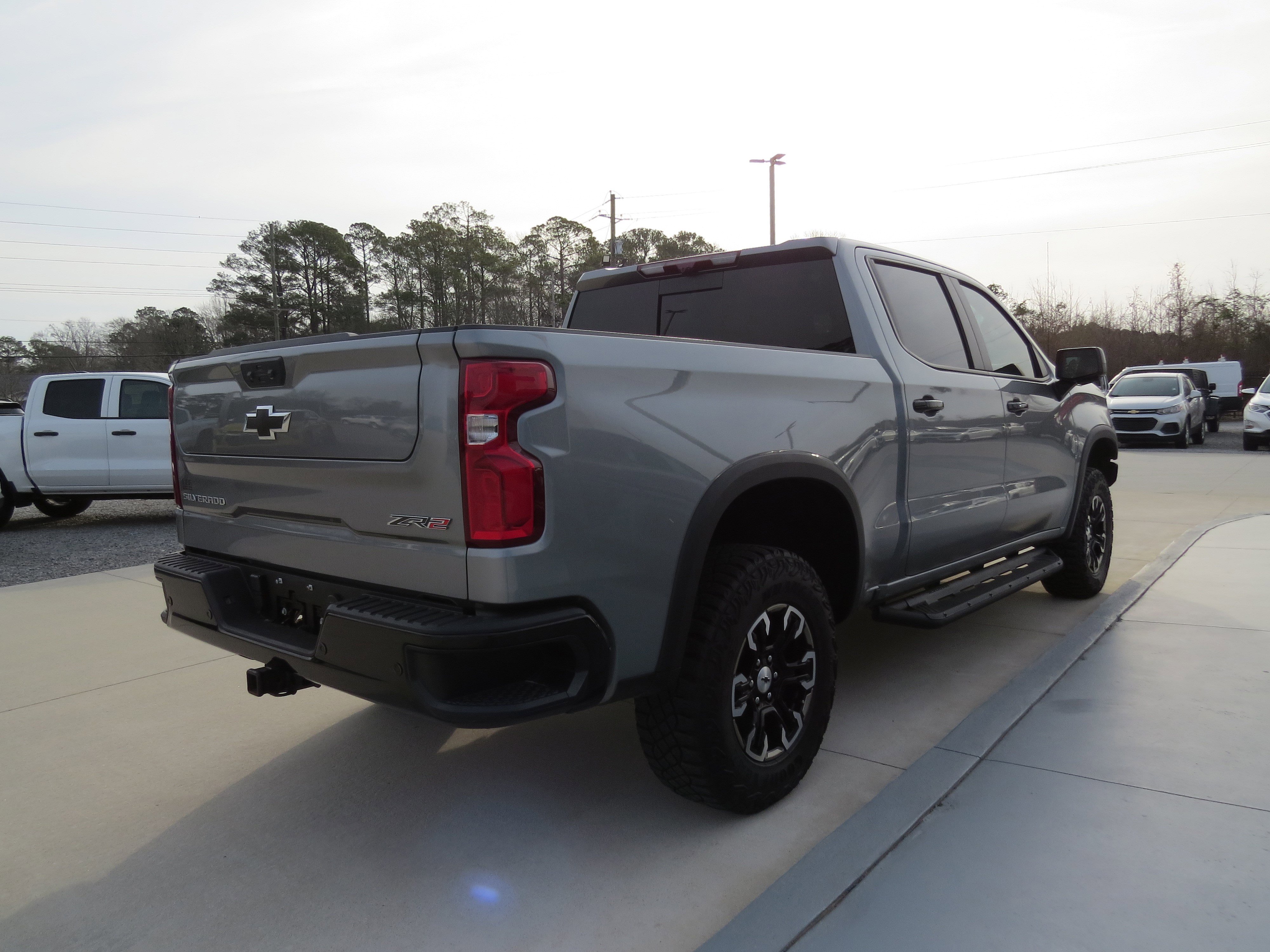 Used 2024 Chevrolet Silverado 1500 ZR2 w/ Technology Package image 5
