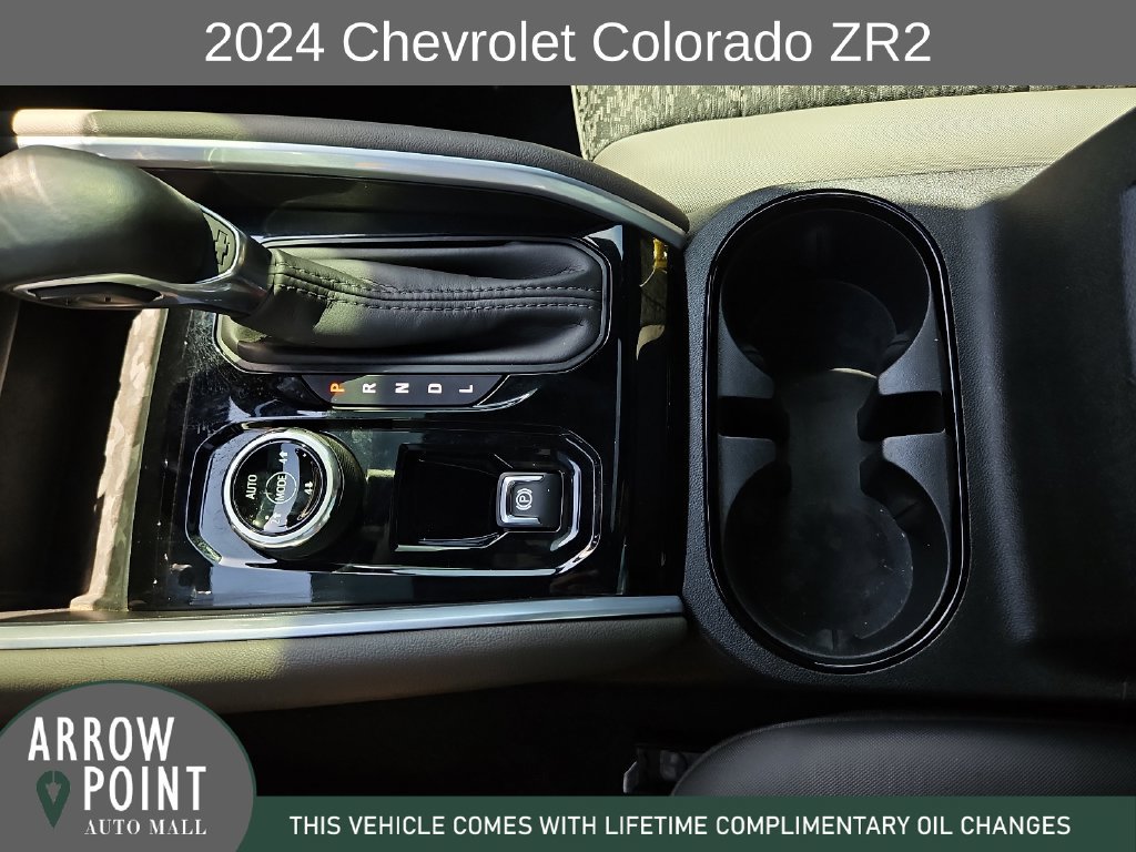 Used 2024 Chevrolet Colorado ZR2 w/ Technology Package AWD/4WD image 28