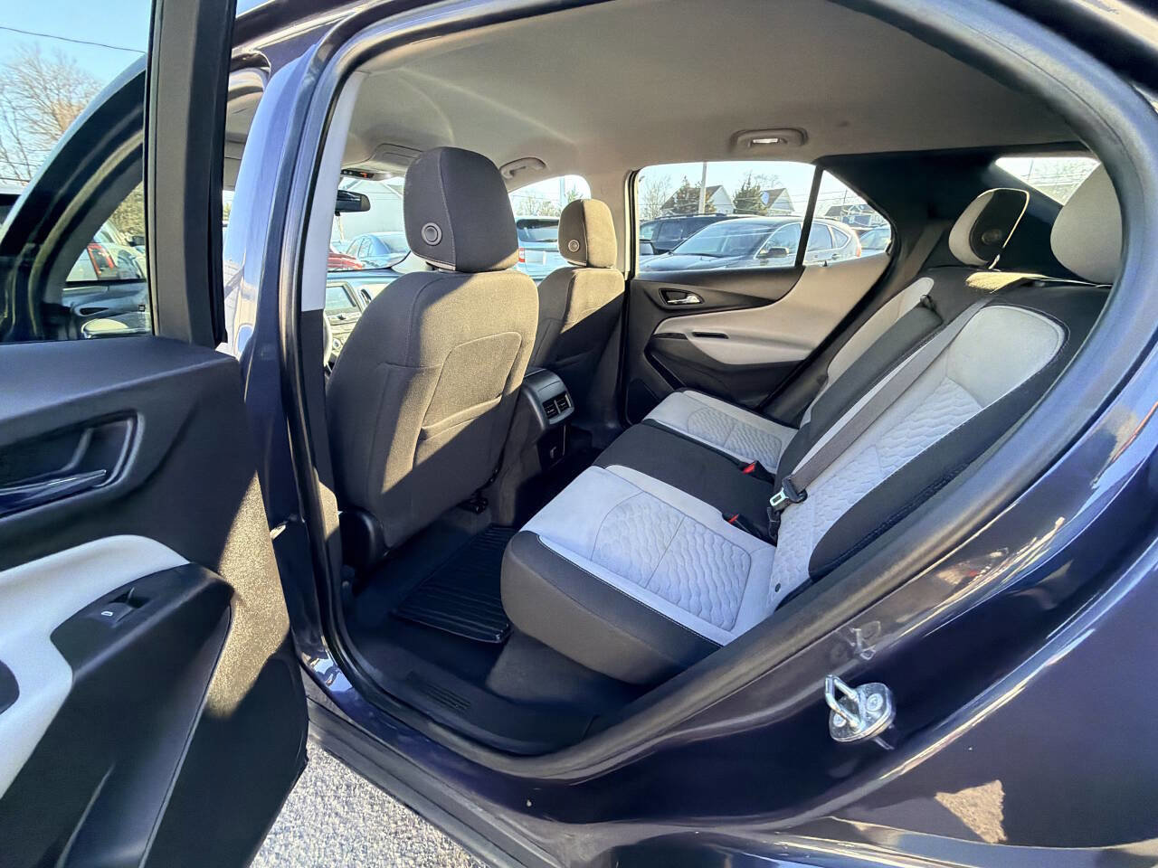Used 2018 Chevrolet Equinox LT FWD image 41