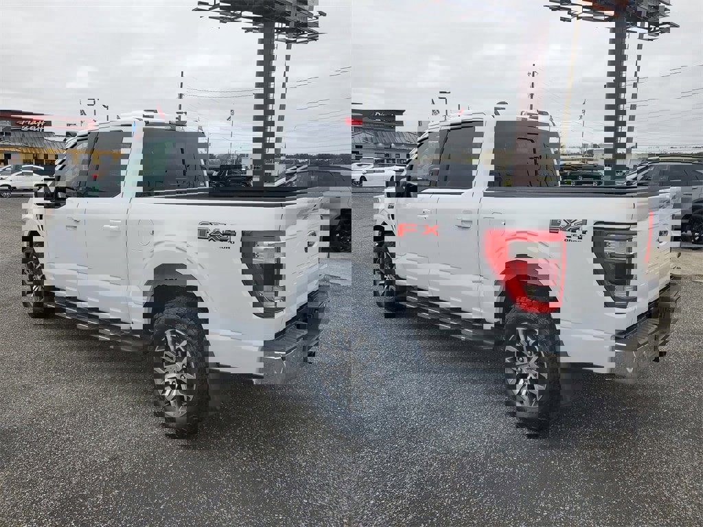 Used 2021 Ford F150 Lariat w/ Equipment Group 501A Mid image 3