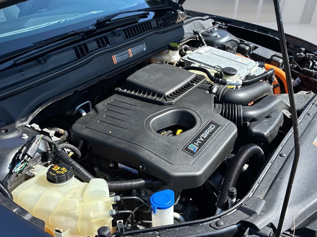 Used 2020 Ford Fusion SE FWD image 16