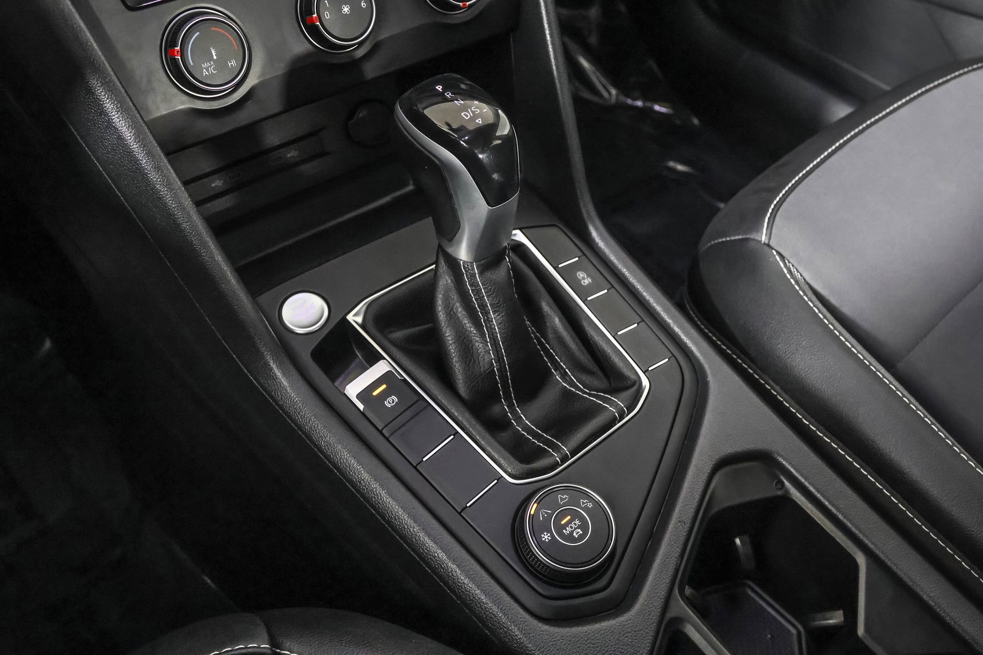 Used 2022 Volkswagen Taos SE w/ Panoramic Sunroof Package image 31