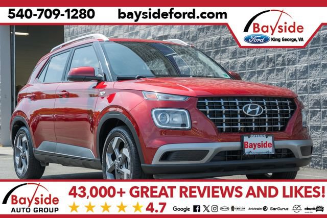 Used 2024 Hyundai Venue SEL FWD image 1