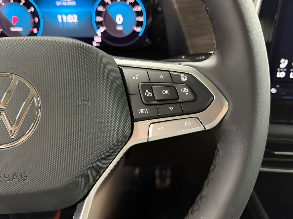 Used 2025 Volkswagen Atlas SEL Premium R-Line image 14