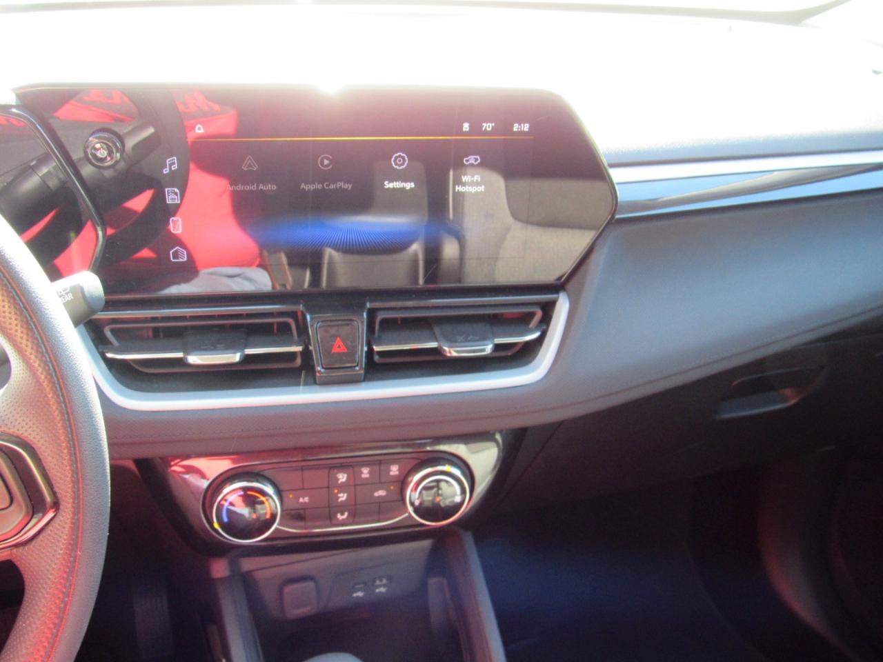Used 2025 Chevrolet TrailBlazer LT AWD/4WD image 24