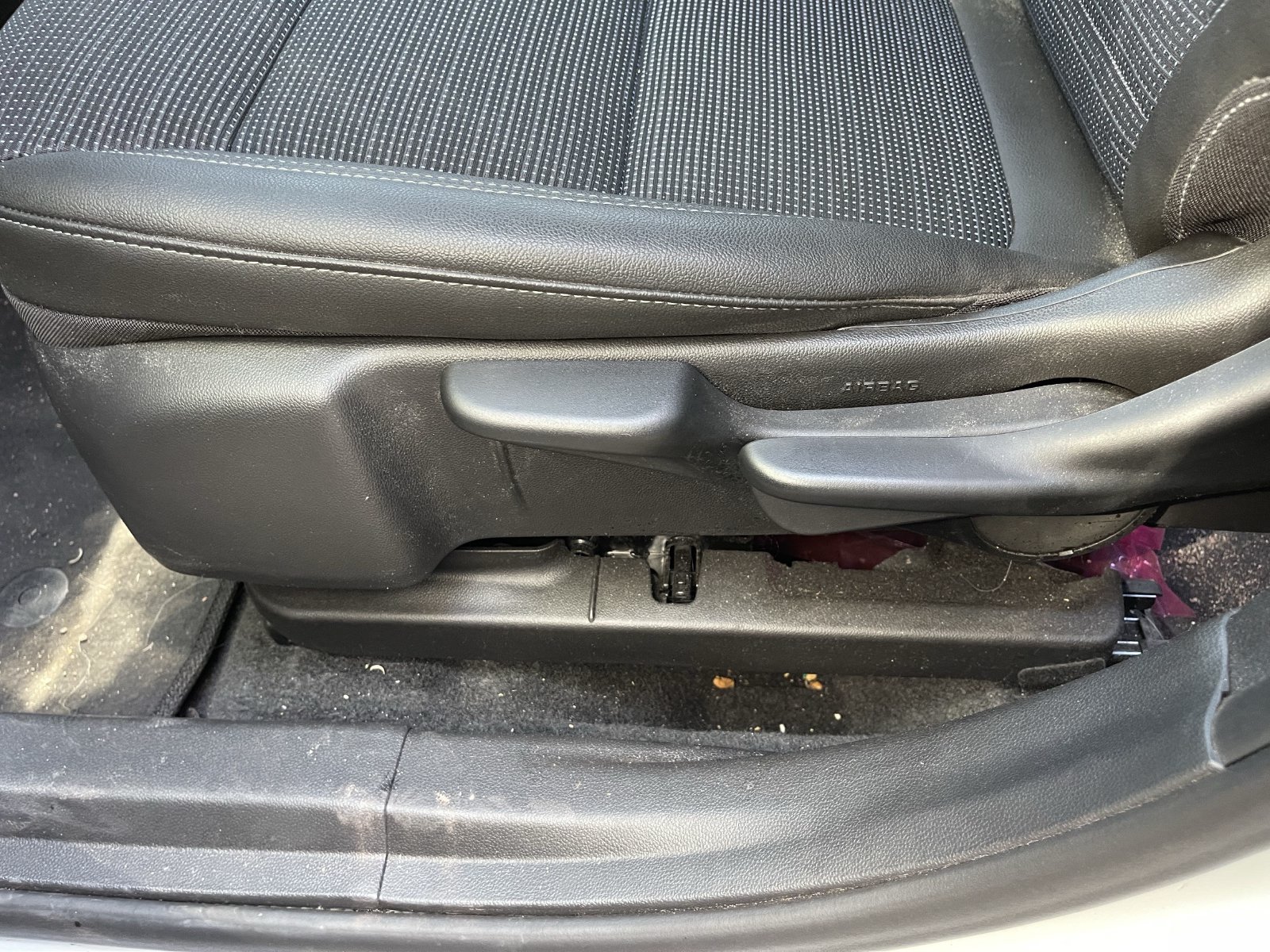 Used 2025 Buick Envista Sport Touring w/ Convenience II Package FWD image 13