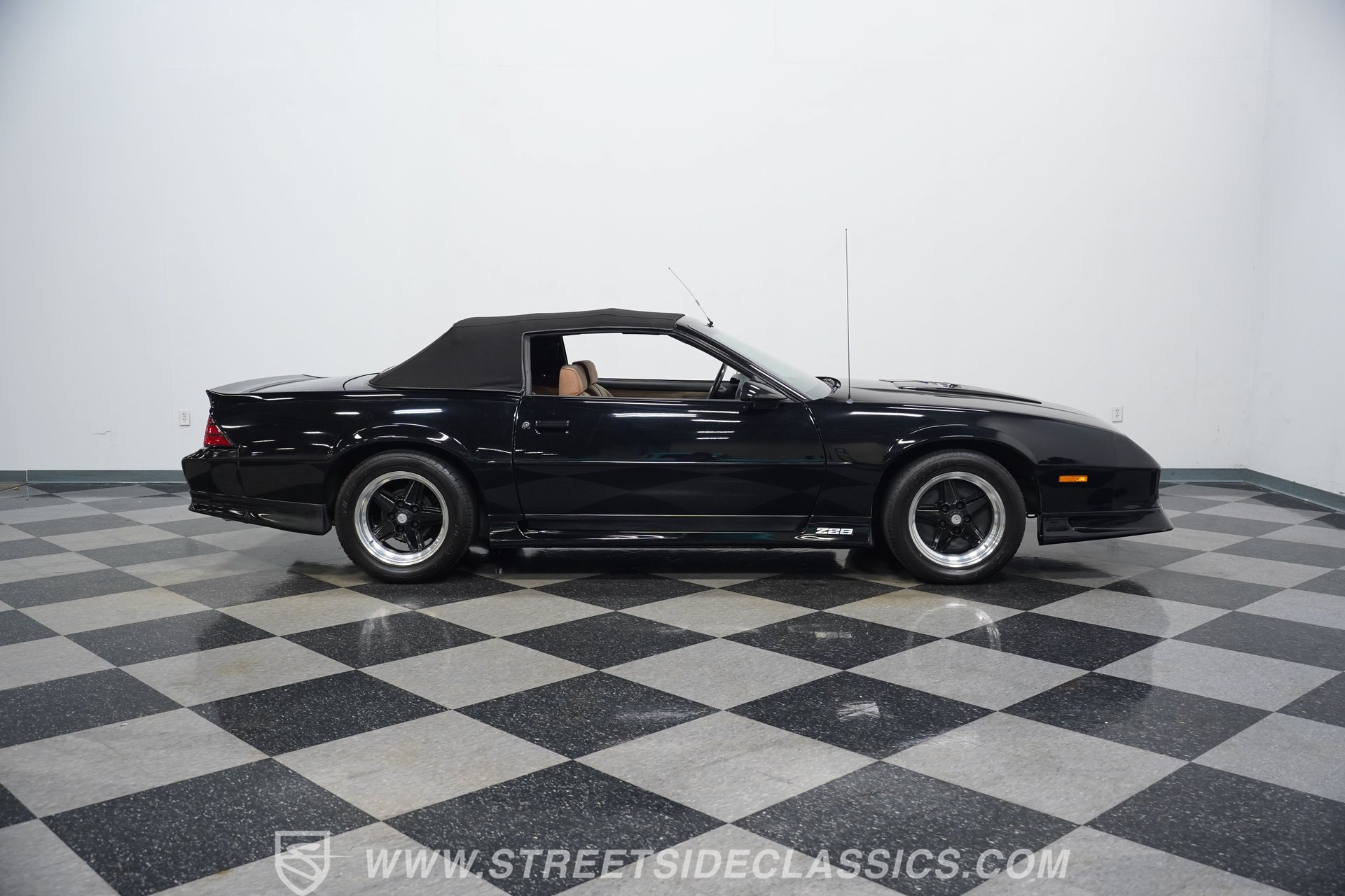 Used 1991 Chevrolet Camaro Z28 RWD image 16