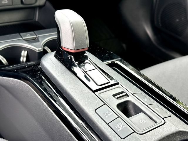Used 2025 Toyota Prius Plug-In Hybrid FWD image 17