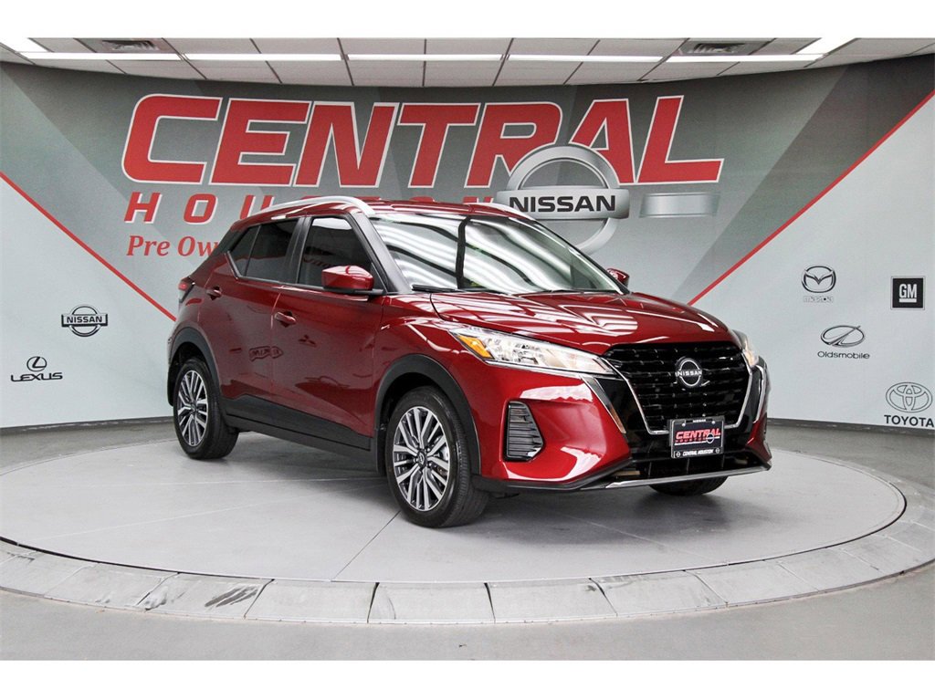 Used 2024 Nissan Kicks SV