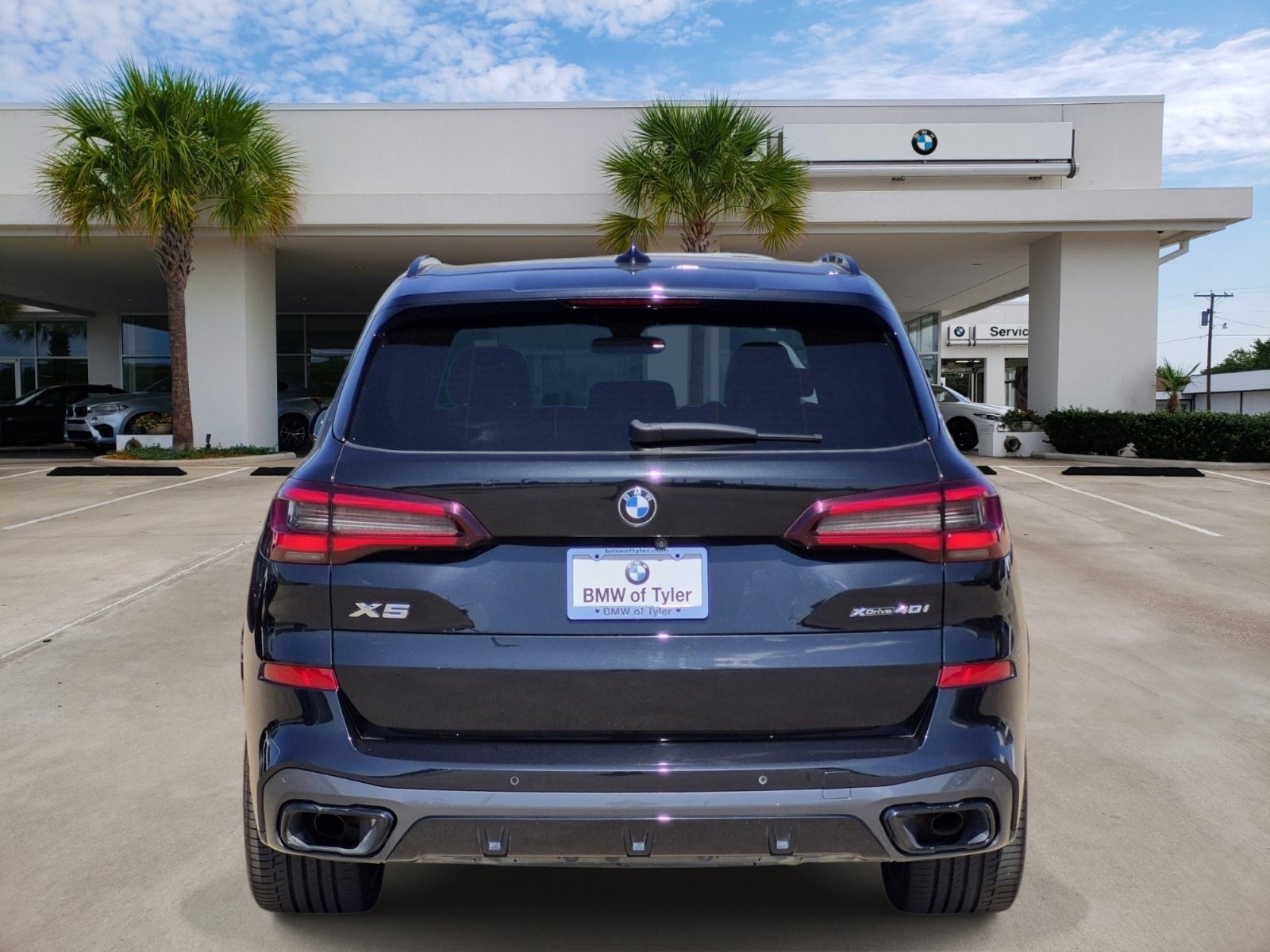 Certified 2022 BMW X5 xDrive40i w/ M Sport Package AWD/4WD image 5