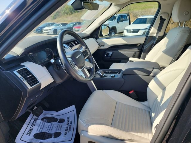 Used 2023 Land Rover Discovery S image 18