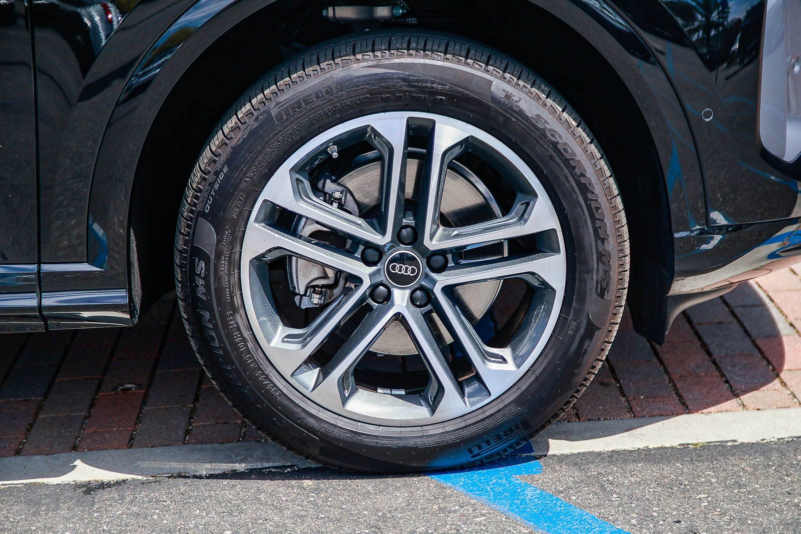 Certified 2025 Audi Q5 Premium w/ Convenience Package image 10