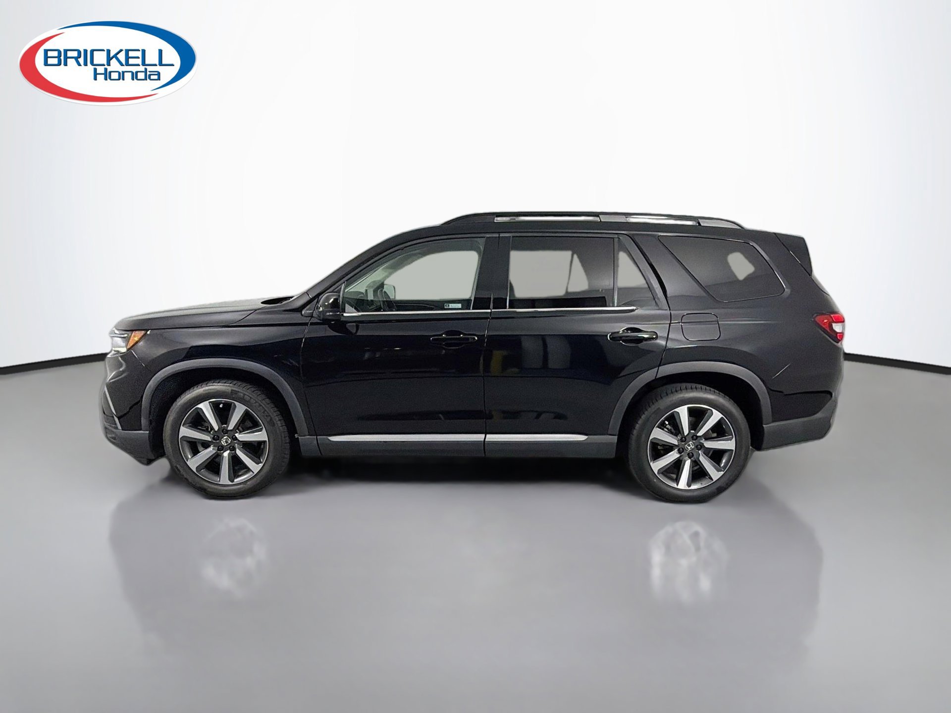 Certified 2023 Honda Pilot Touring image 7