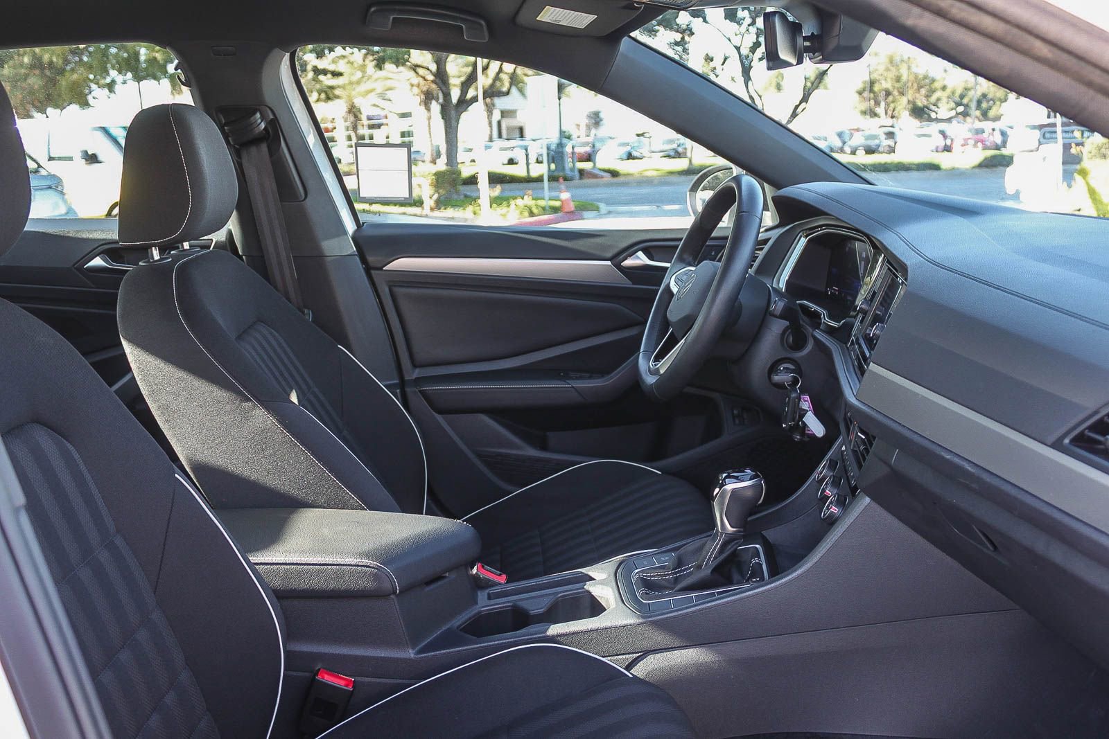 Used 2024 Volkswagen Jetta Sport image 17