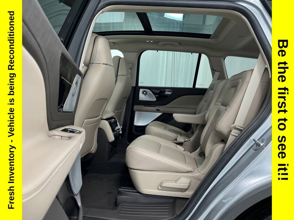 Used 2023 Lincoln Aviator Reserve w/ Equipment Group 201A image 25
