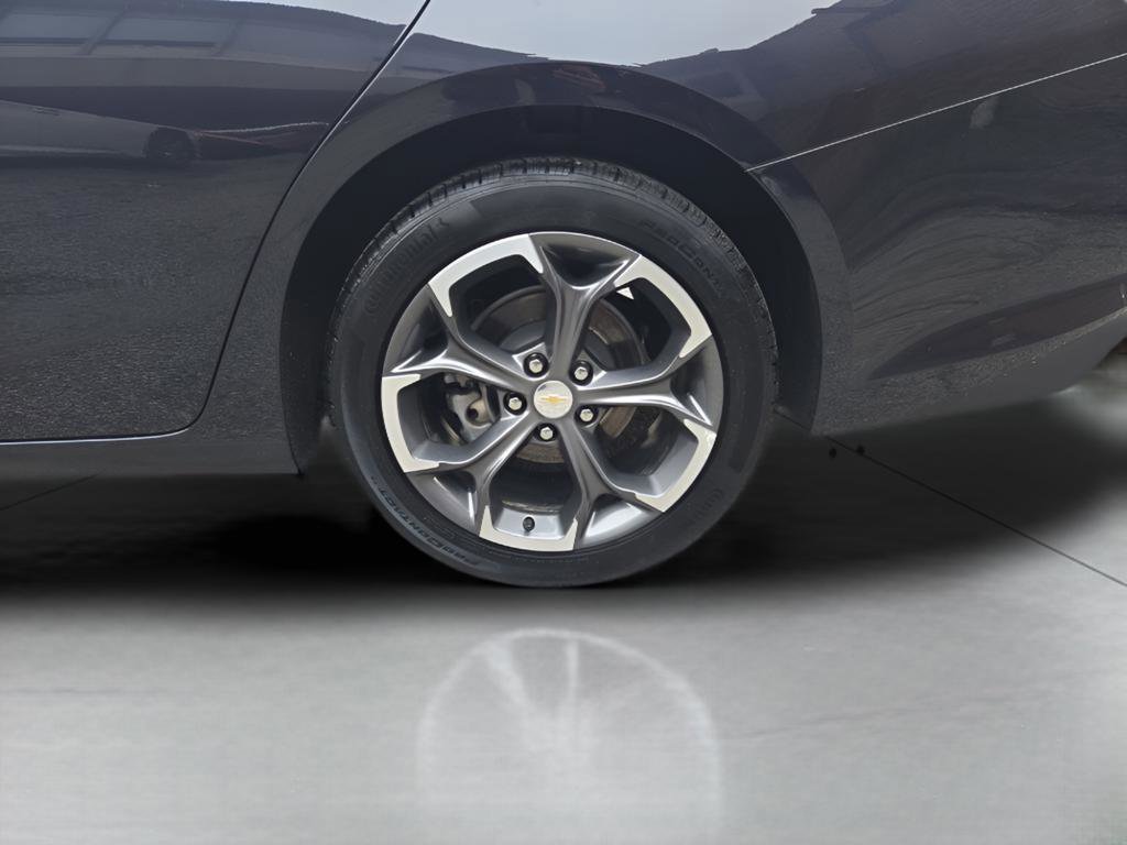 Used 2022 Chevrolet Malibu LT image 2
