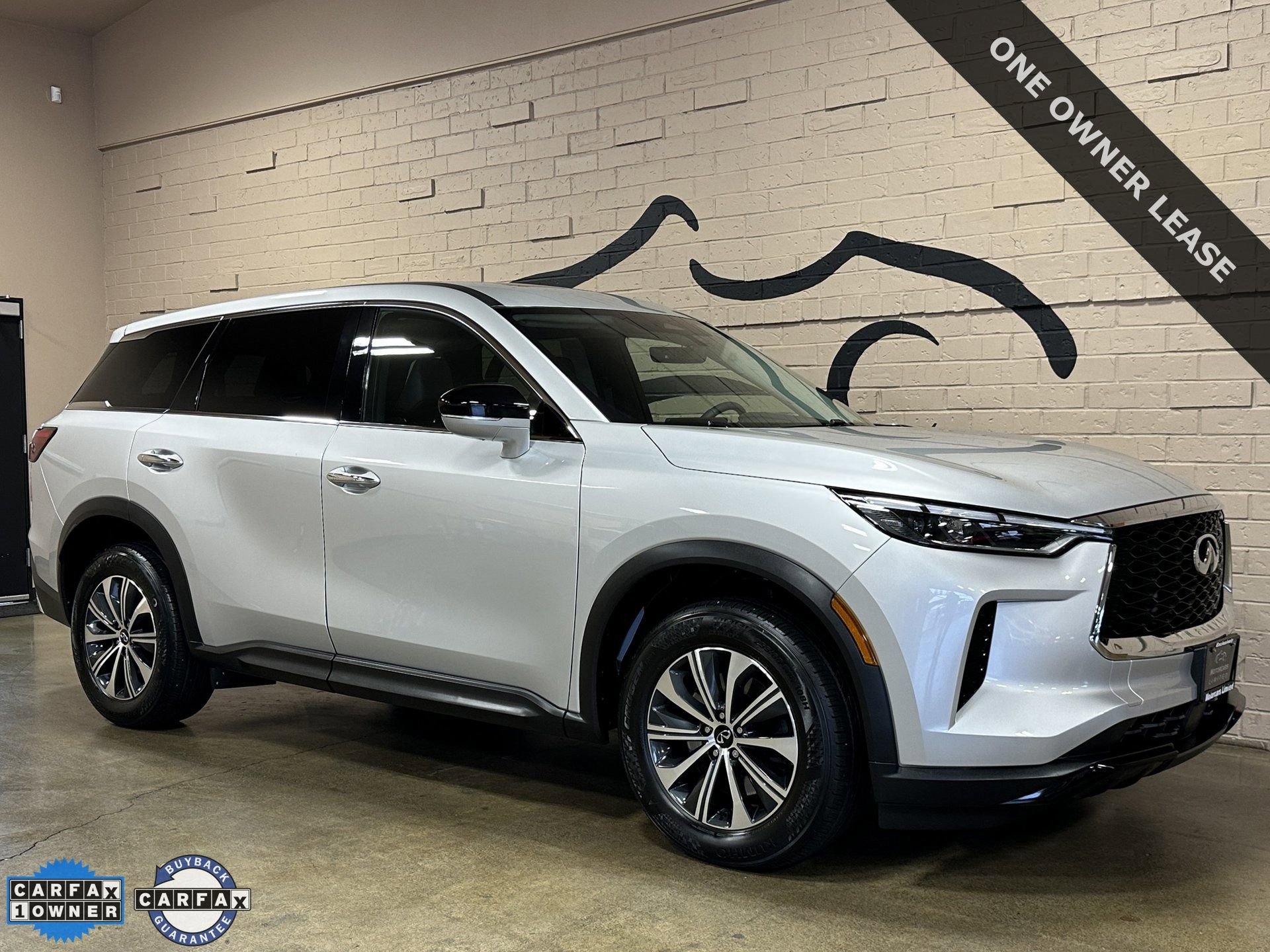 Used 2023 INFINITI QX60 Pure image 1