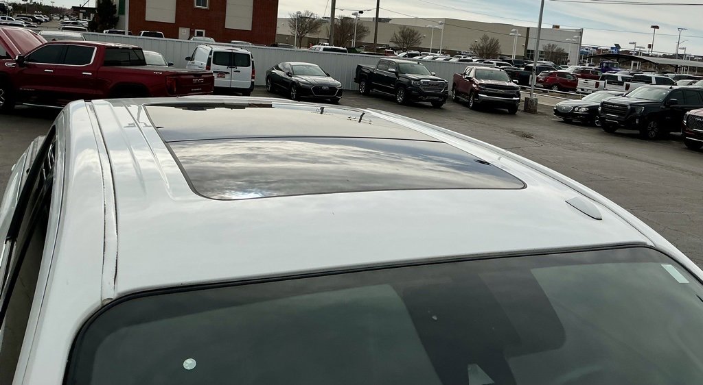 Used 2021 Nissan Titan PRO-4X w/ Pro-4x Convenience Package image 12