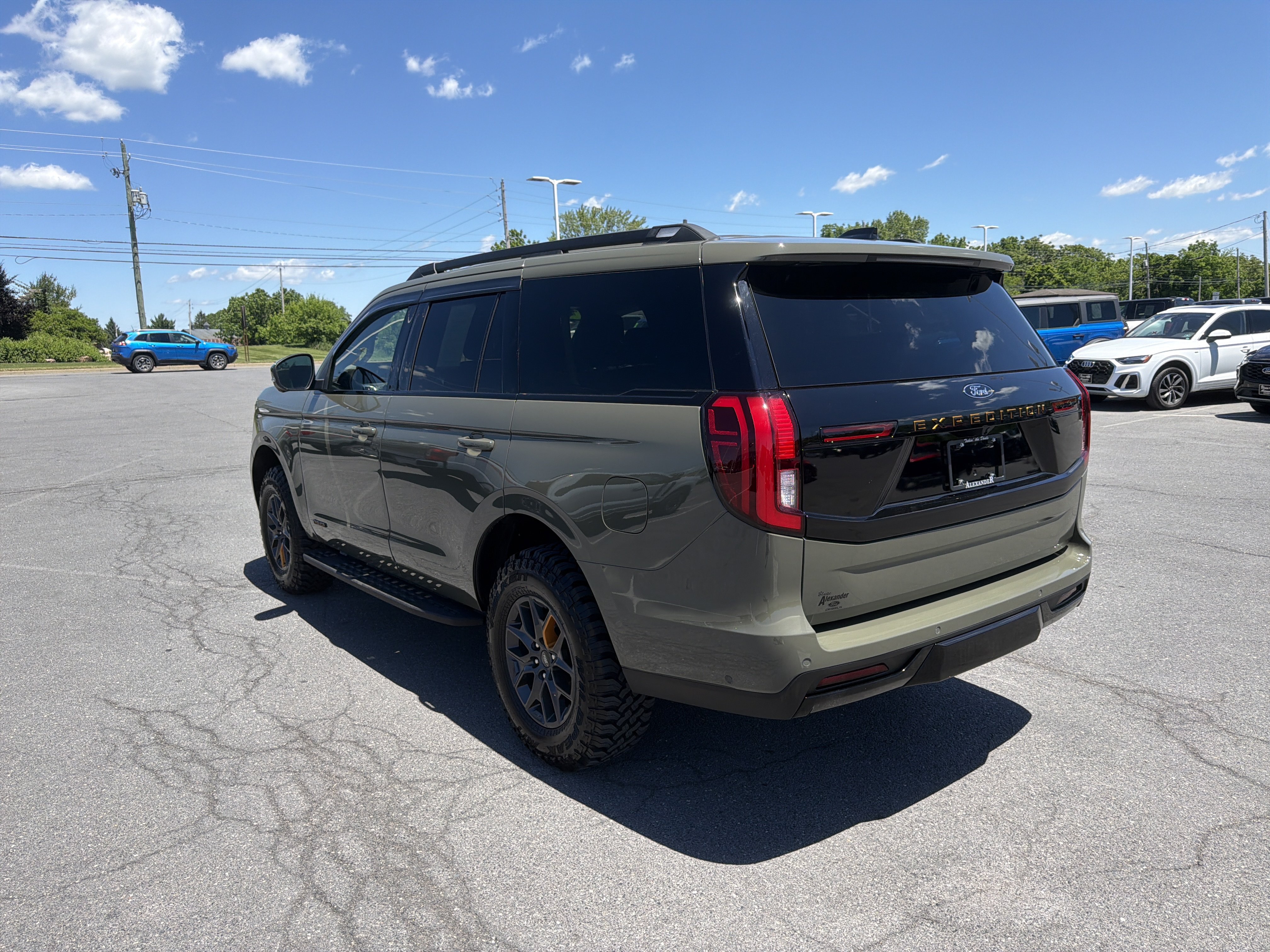 Used 2025 Ford Expedition Tremor AWD/4WD image 6