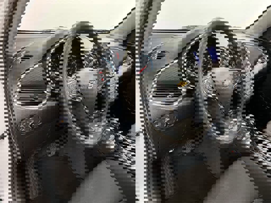 Used 2023 Chevrolet Malibu LT image 2