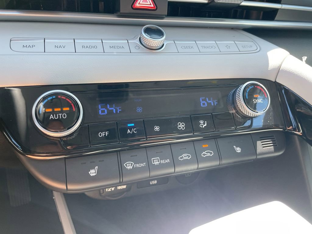 New 2025 Hyundai Elantra Limited image 44