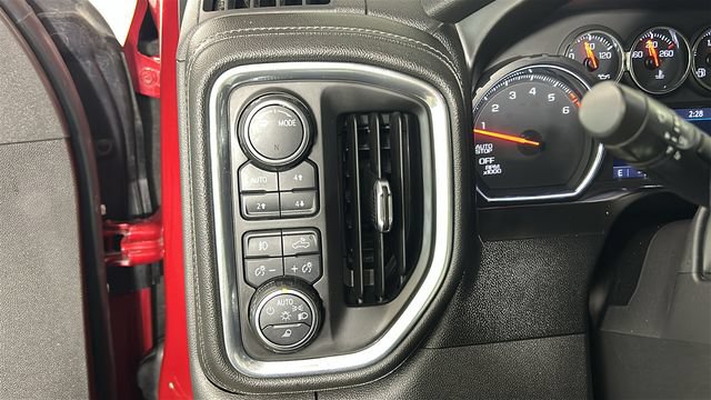 Used 2021 Chevrolet Silverado 1500 RST w/ Convenience Package II AWD/4WD image 19