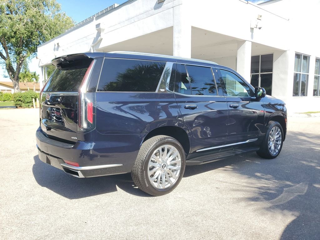 Used 2022 Cadillac Escalade Premium Luxury AWD/4WD image 6