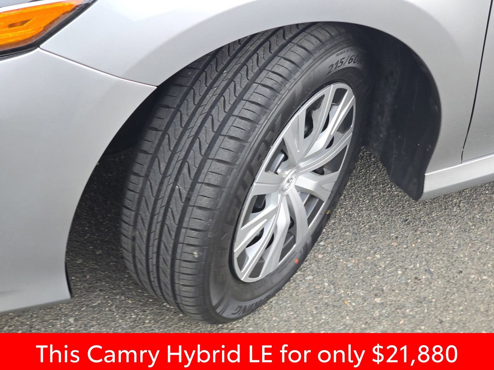 Used 2020 Toyota Camry LE image 38