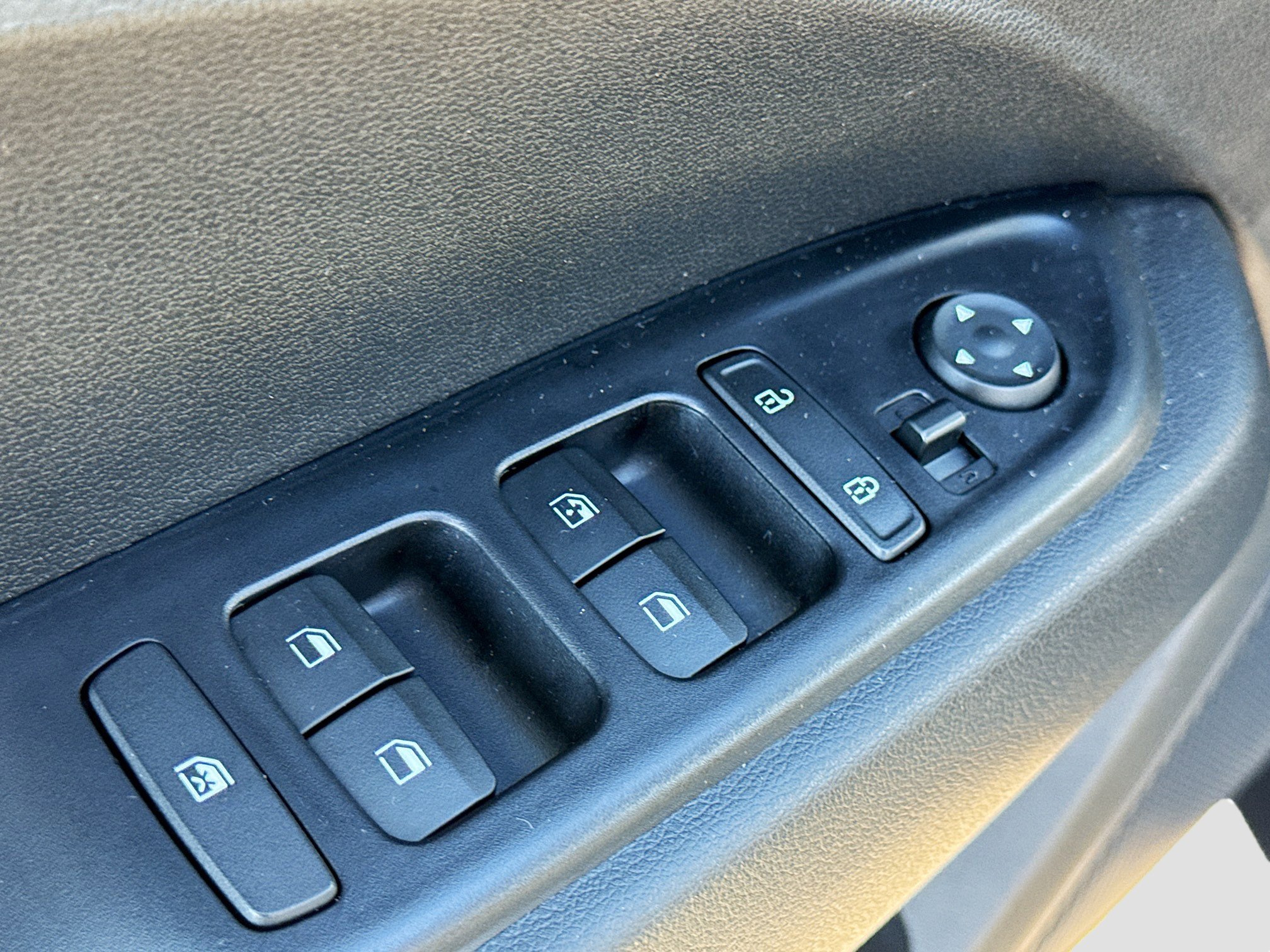 Certified 2022 Hyundai Venue Limited image 8