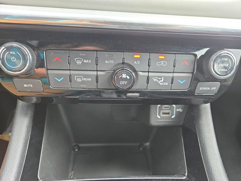 Used 2024 Jeep Compass Limited AWD/4WD image 23